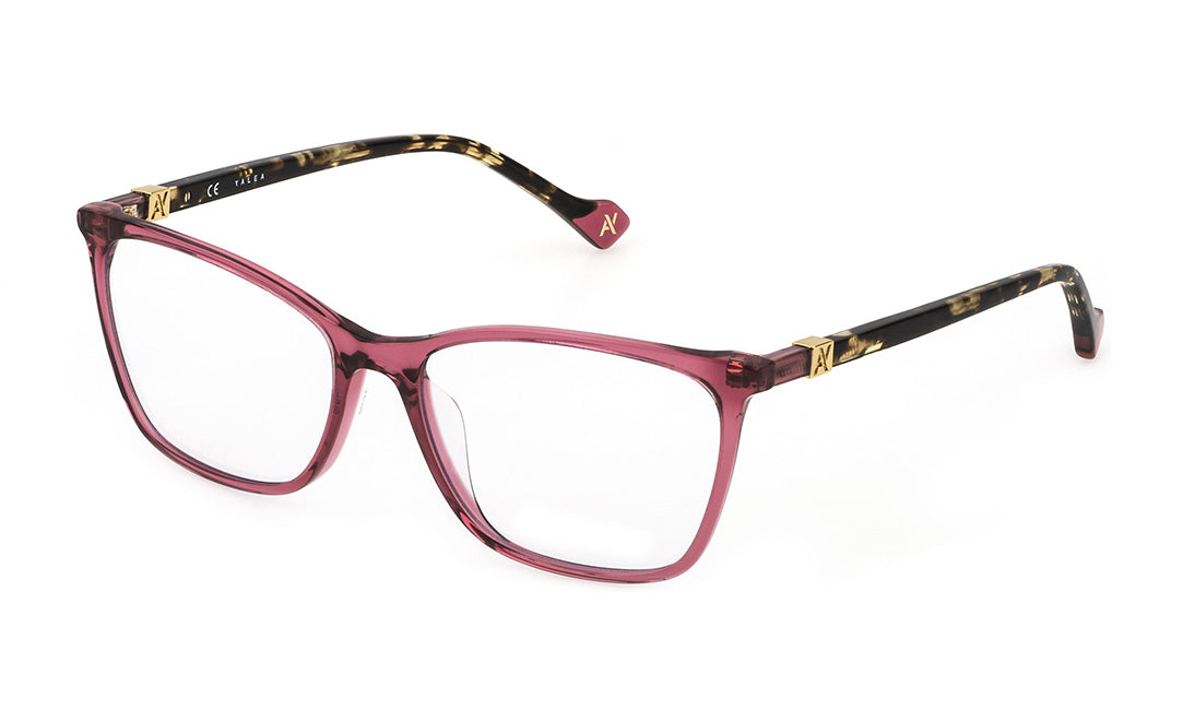 The Rosa optical style sports a rectangular-shaped HD acetate front piece. The temples are made from acetate and feature small metal cubes embellished by the monogram engraving, which is repeated on the temple tips.